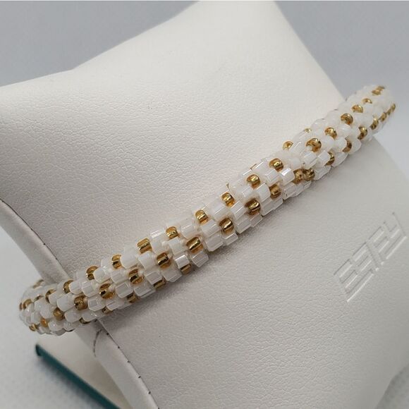 NWT 3 Strands White & Gold Colored Beaded Bracelet - Picture 2 of 5
